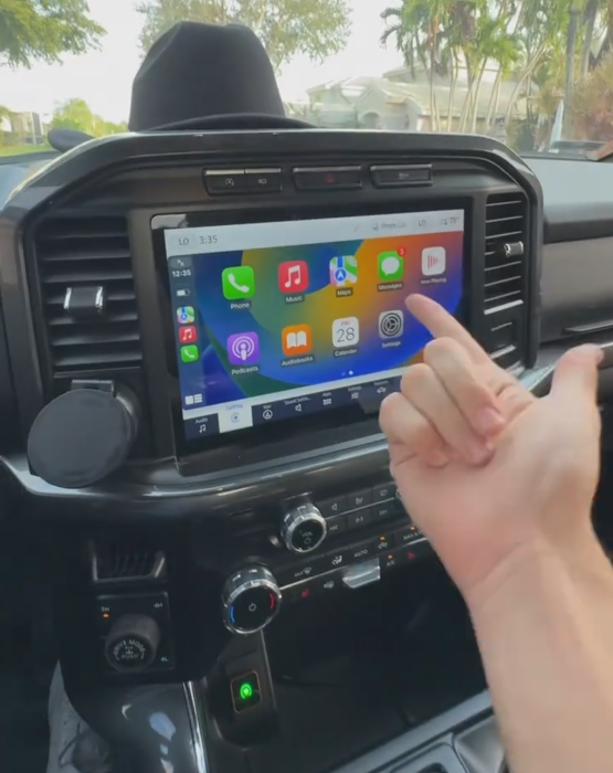 Autra Pro Wireless CarPlay Adapter